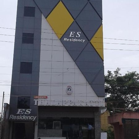 Отель E S Residency Тхени Экстерьер фото
