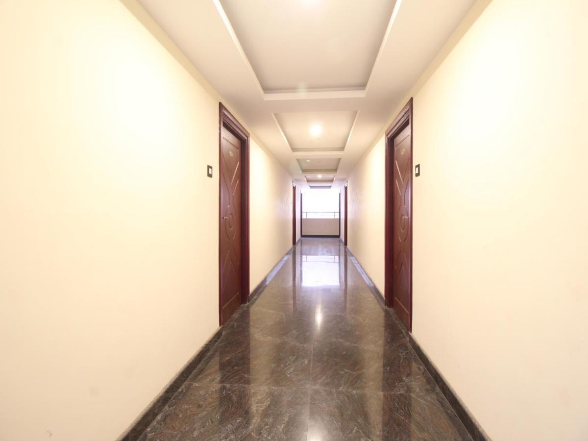 Отель E S Residency Тхени Экстерьер фото